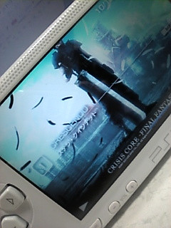 ����ȕǎ��Ȃ̂ɒ��g�̓R���_��PSP